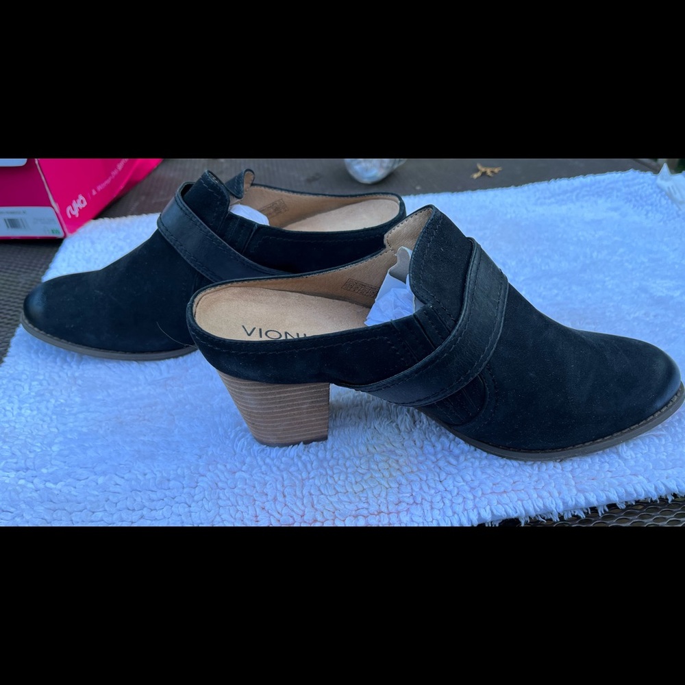Vionic suede with smooth leather strap with adjustable elastic:heeled mule.